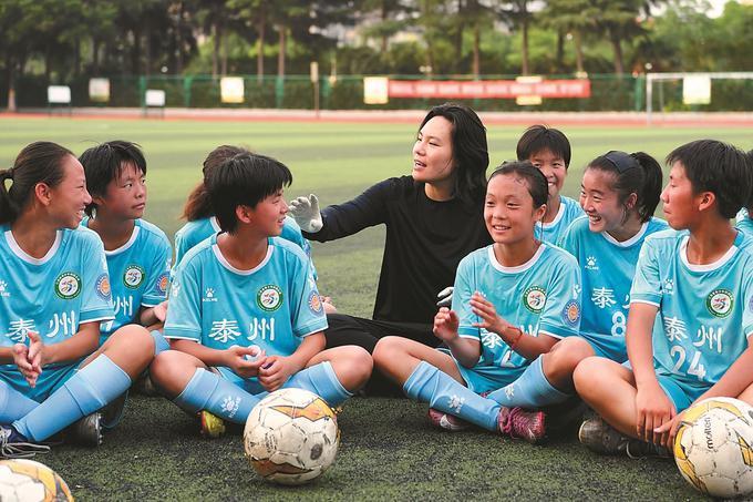 “苏超”赛场上的女主帅