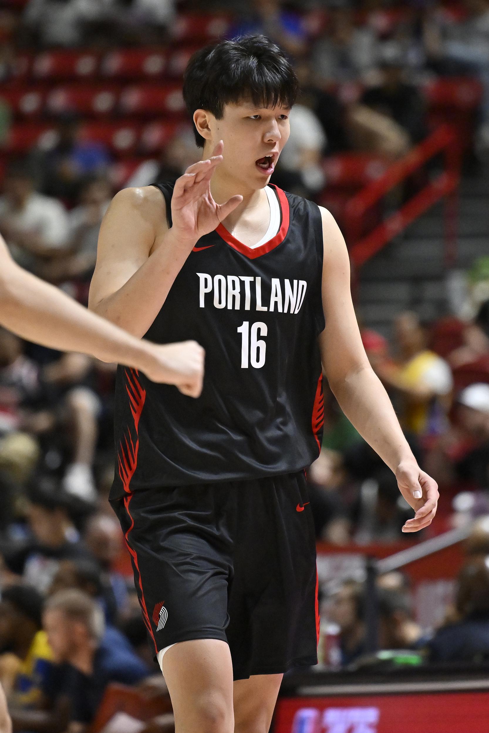 m6官方网站-队记：杨瀚森夏联表现让人惊喜是因他已做好准备，但语言问题仍是挑战