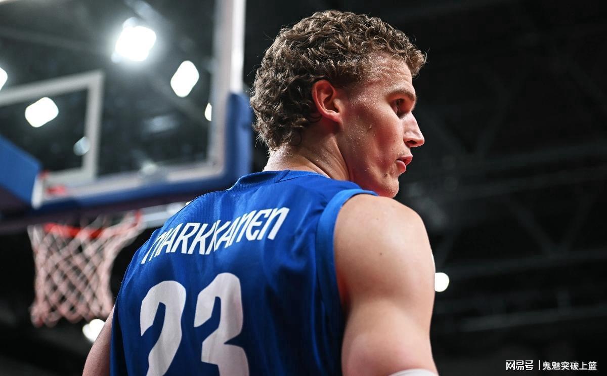 m6官方网站-彻底杀疯了！23分钟爆砍43+2+1+4！他风头盖过卢卡约基奇