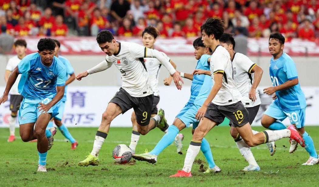 随着中国男足10-0，韩国7-0，亚预赛最新晋级形势：7队已提前出局