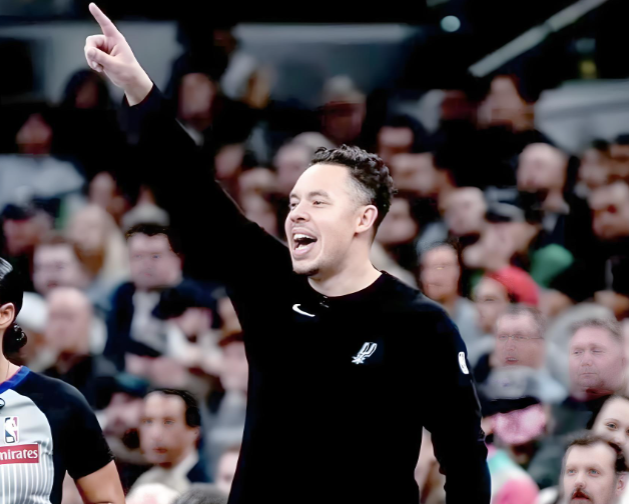 米乐官方网站-三分之一邓肯!马刺中锋的蜕变!