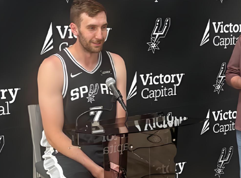 米乐官方网站-三分之一邓肯!马刺中锋的蜕变!