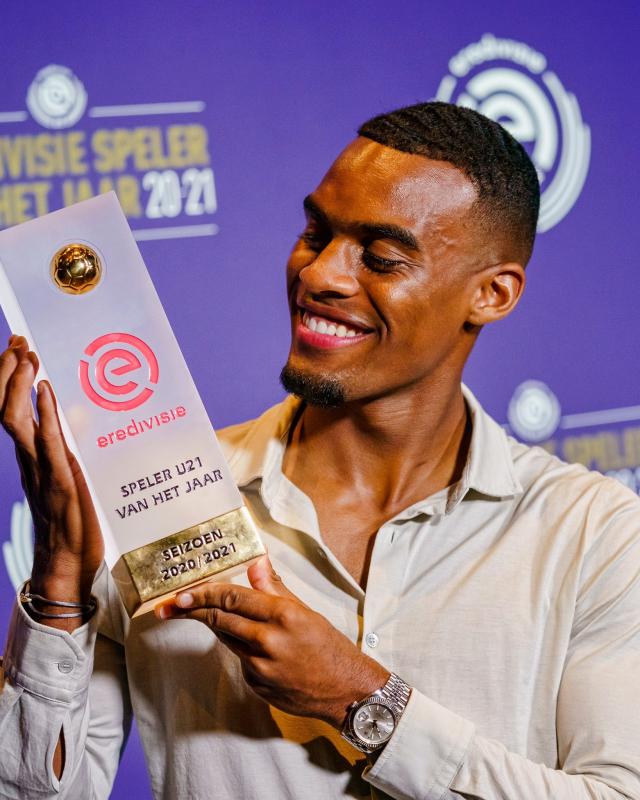 米乐-总投入达7000万欧元，拜仁对赫拉芬贝赫有何期待？