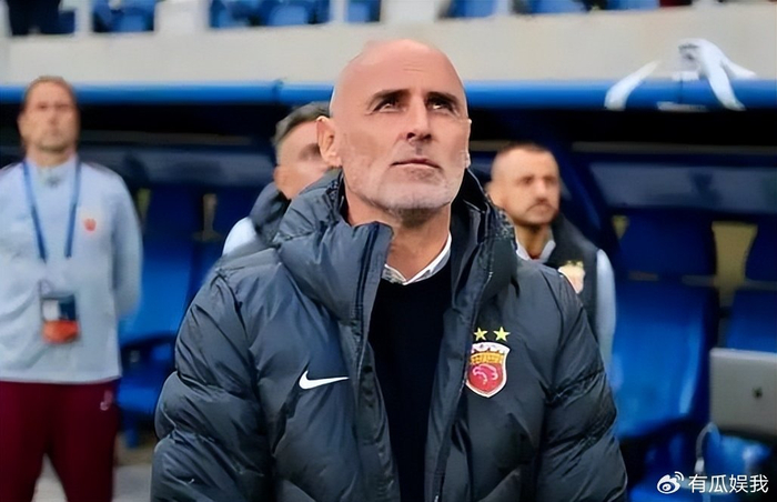 米乐-上港刚在超级杯输国安队，穆斯卡特就发声做出重要决定，赢得点赞|上海海港|上港队|郑泽彦|北京国安|左后卫_新浪体育_新浪新闻