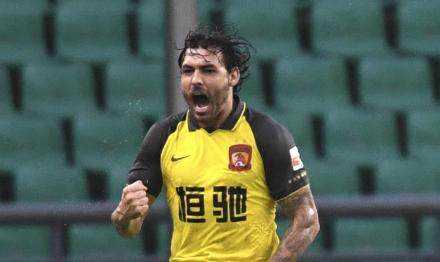 米乐-多点开花高拉特破荒 郑智赞赏：每个进球都很漂亮