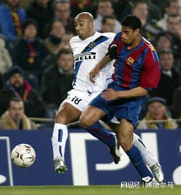 m6官方网站-悲催的流星，16岁法甲当主力，21岁在国米要穿10号，30岁家暴